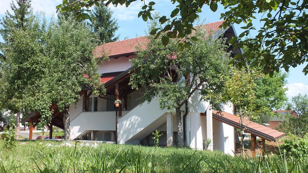 Guest house Ema Grabovac  Extérieur photo
