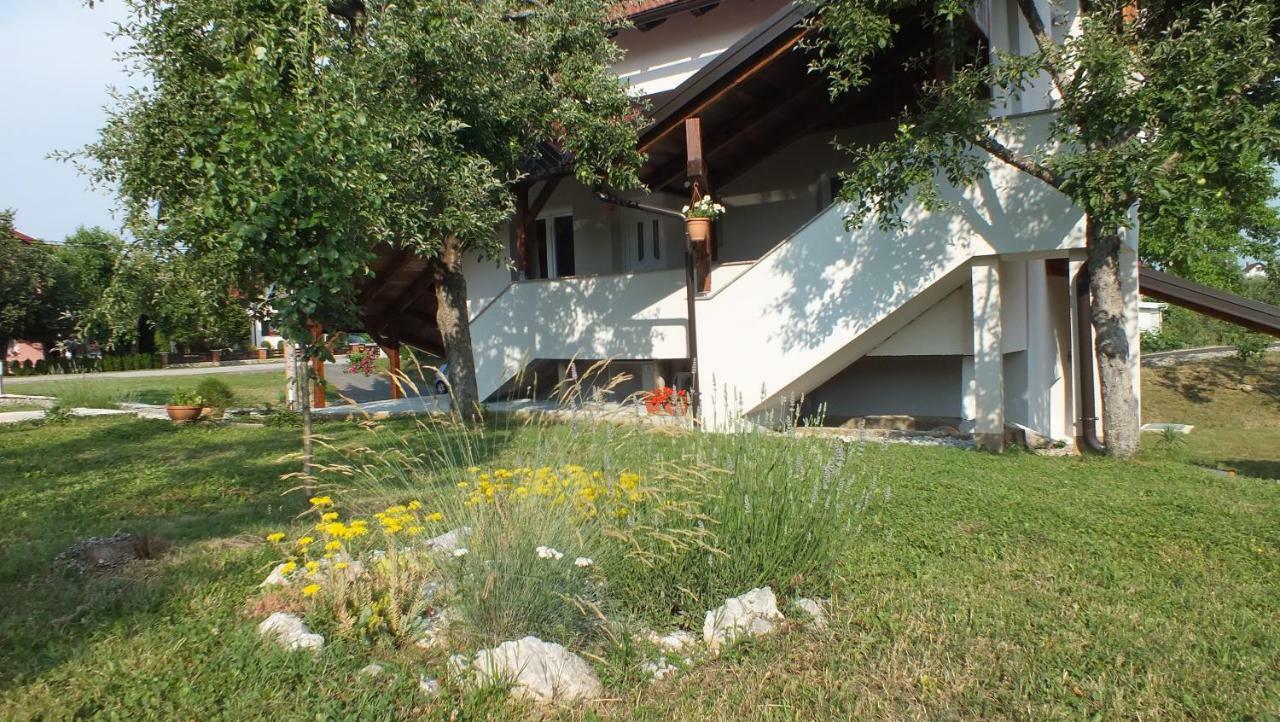 Guest house Ema Grabovac  Extérieur photo